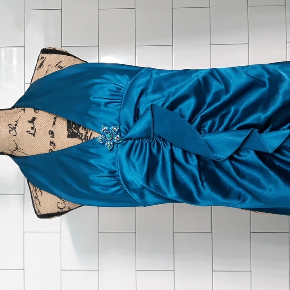 Jessica McClintock for Gunne Sax 3/4 turquoise backless mermaid halter dress - Picture 4 of 12